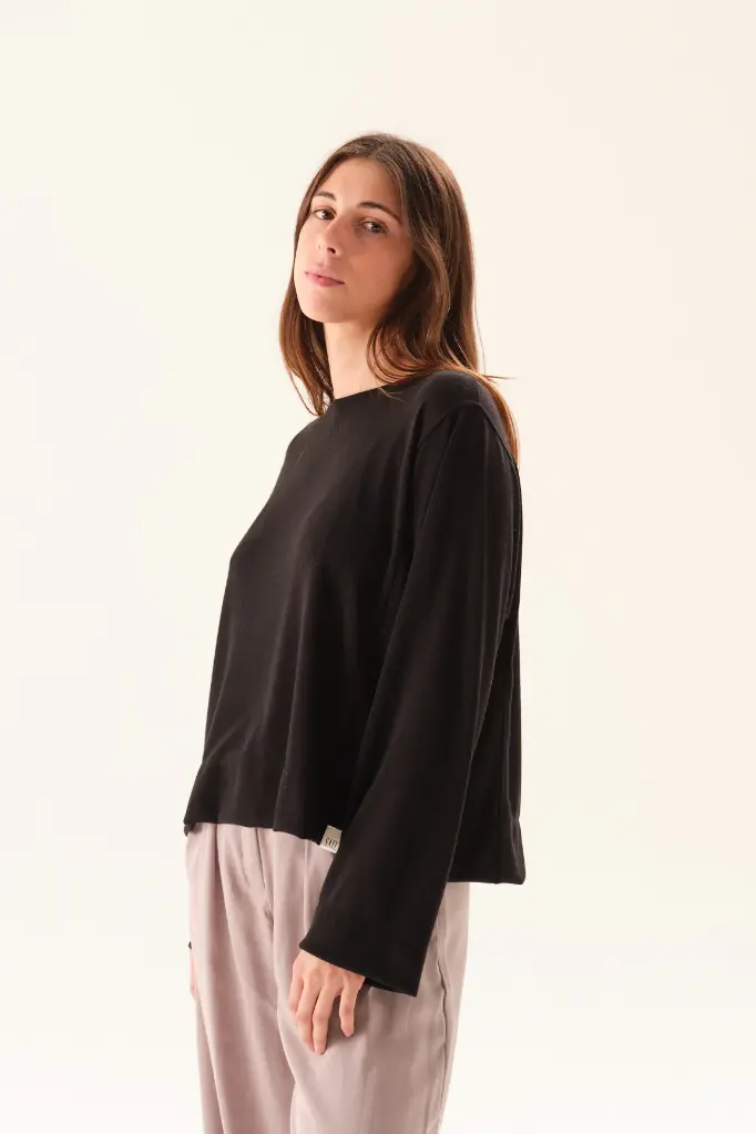 38310301_SWEATER_YOKO_NEGRO_03.webp