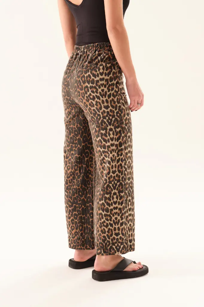 38020292PANTALONPILARANIMALPRINT05.webp
