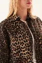 38330992_CAMISACO_PILAR_ANIMAL_PRINT_05.webp