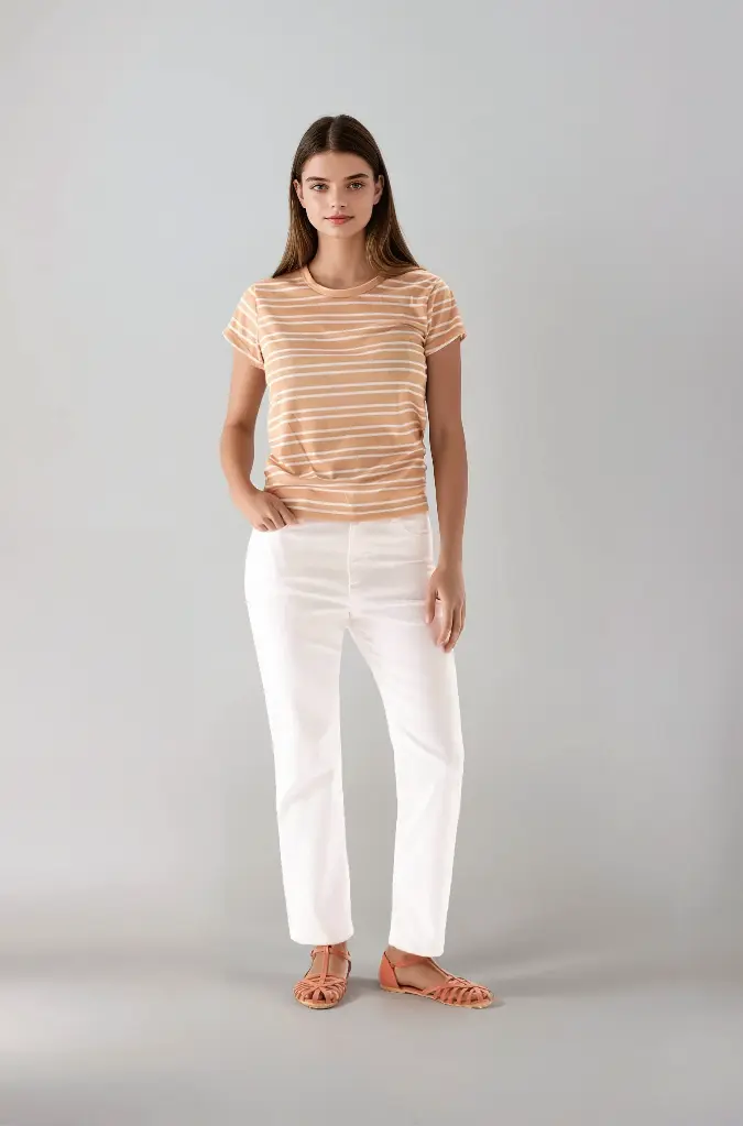 38203014_REMERA_LUZ_BEIGE_01.webp