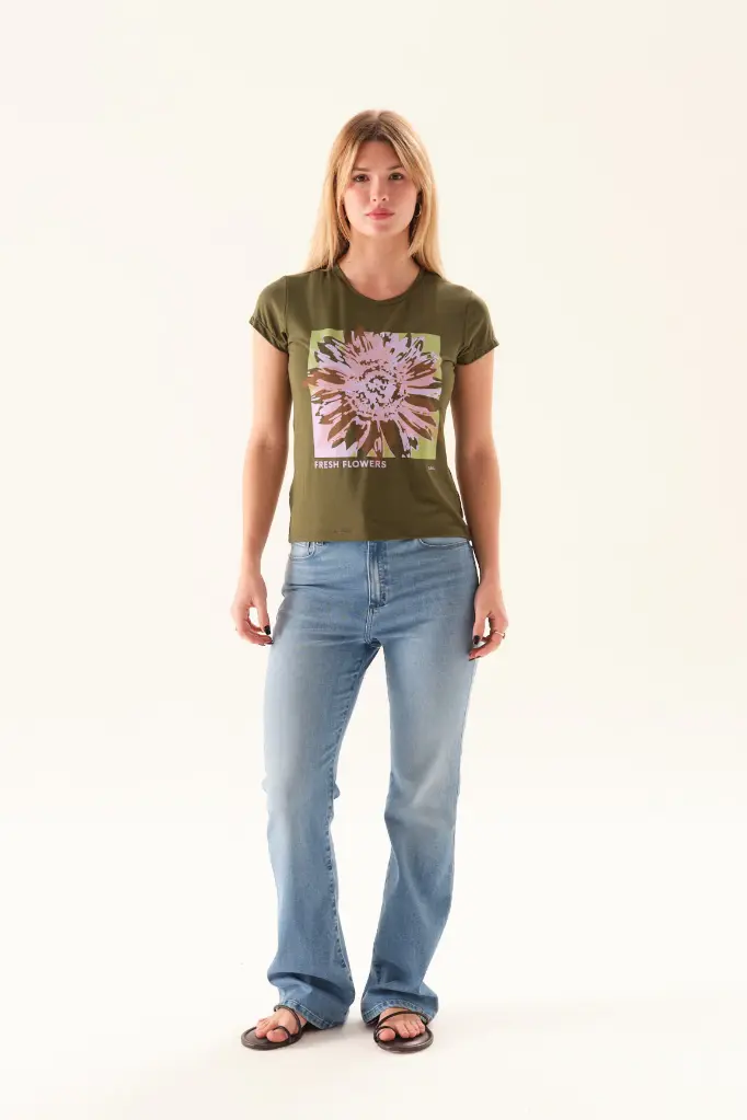 38201175_REMERA_ARIELA_MILITAR_01.webp
