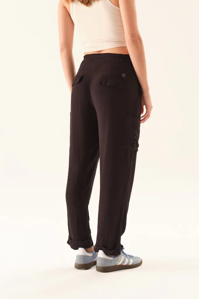 38030101PANTALONDINANEGRO05.webp
