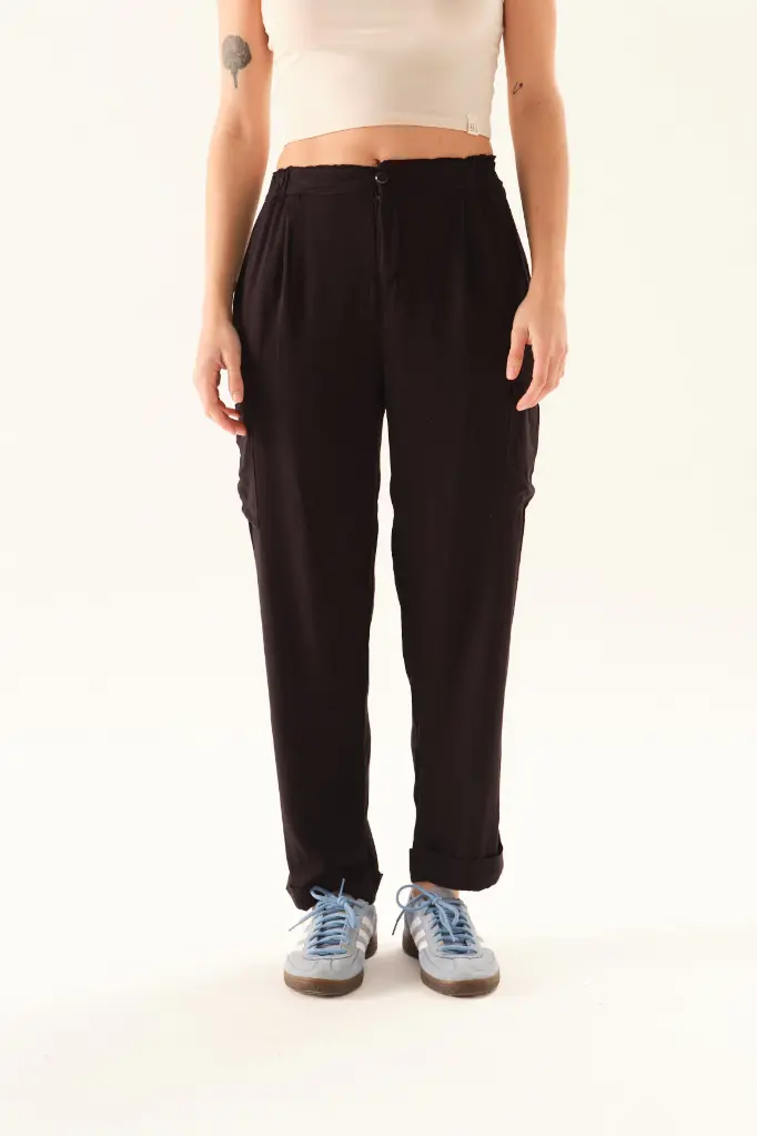 38030101PANTALONDINANEGRO01.webp