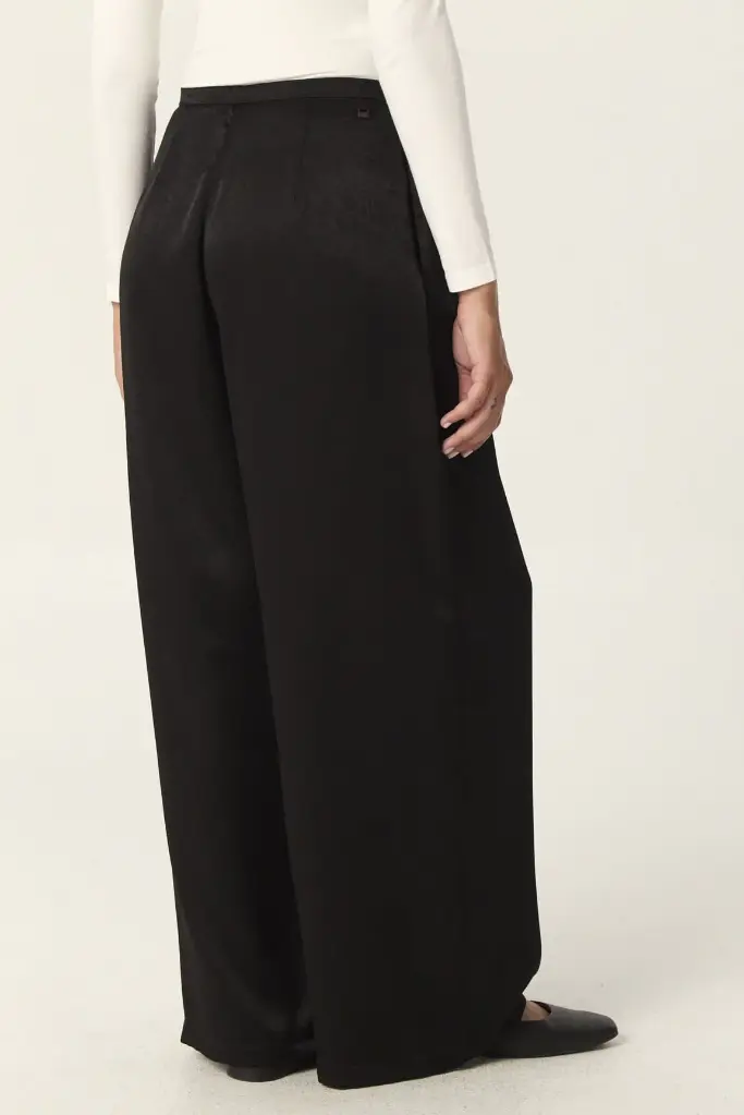 37510101PANTALONBELANEGRO06_85d7d004-0967-42ff-9e3f-54b2942da772.webp