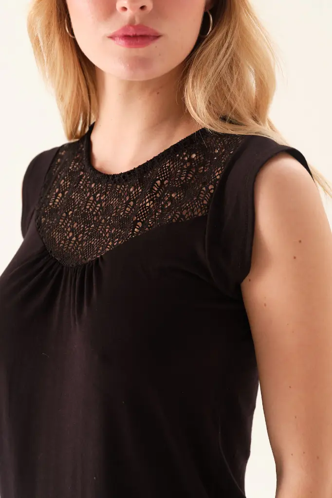 38200901REMERAFABIANANEGRO04.webp
