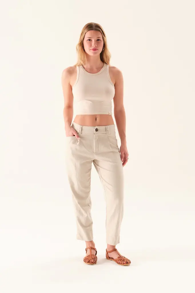 38020114_PANTALON_FARAH_BEIGE_01_5683584a-8725-4dc0-9b00-5fc2920dd856.webp