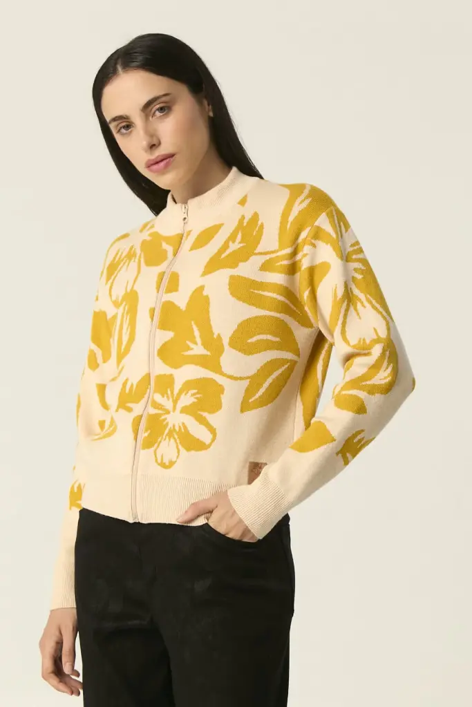 37321523_CARDIGAN_TEJIDO_FEDERICA_MOSTAZA_02.webp