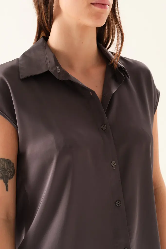 38540303CAMISAGEMAGRAFITO04.webp