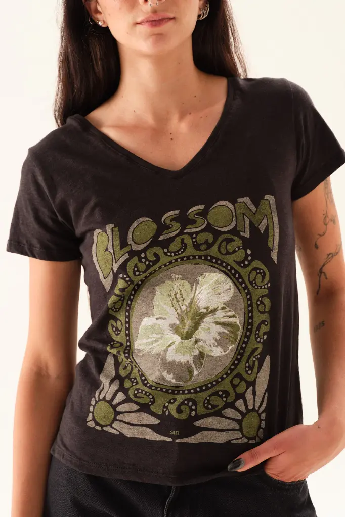 38202901REMERAGWENNEGRA04.webp