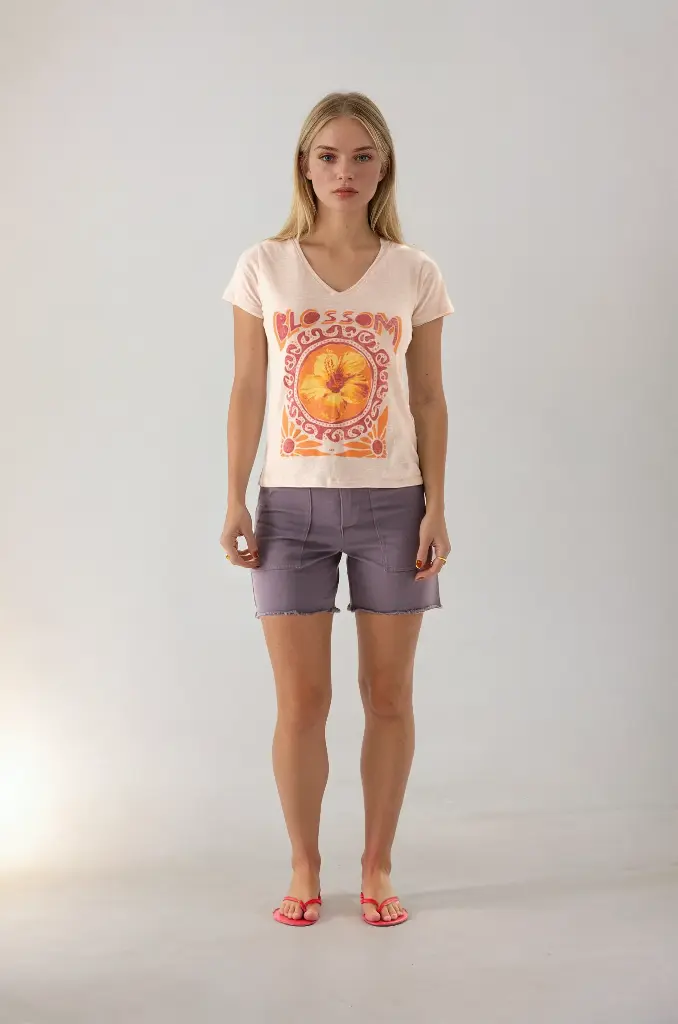 38202914_REMERA_GWEN_BEIGE_01.webp