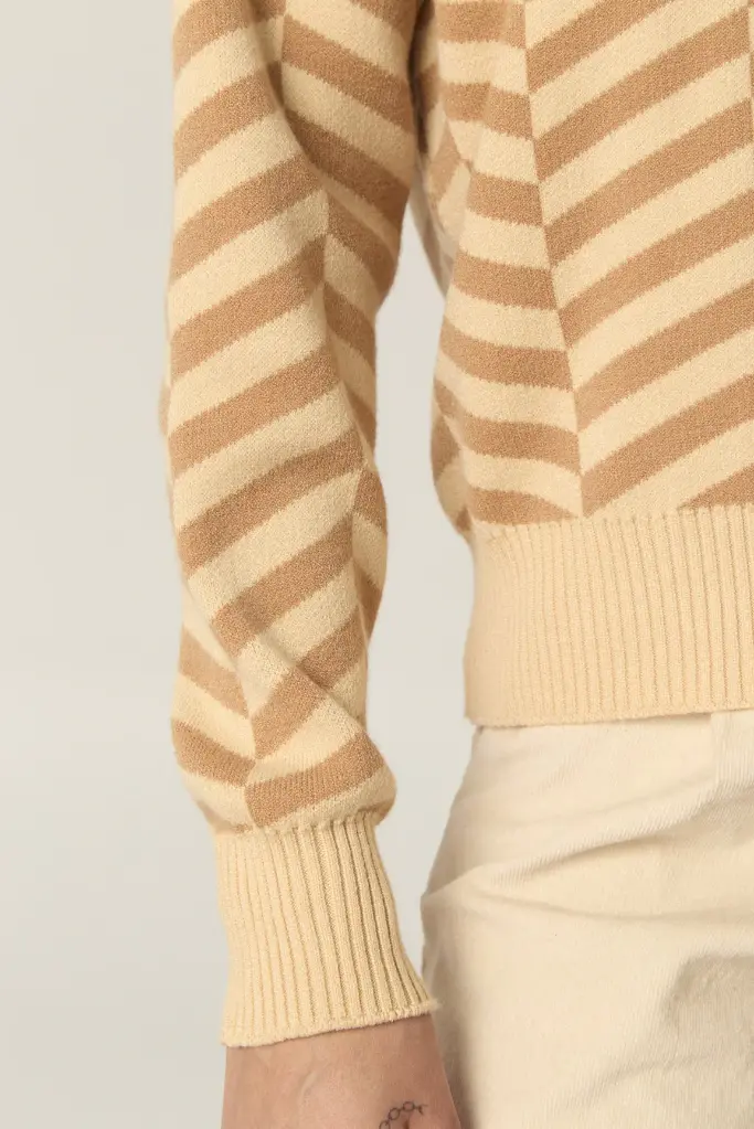 37324616SWEATERTEJIDOIVANACAMEL08.webp