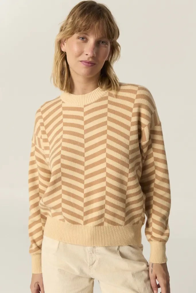 37324616SWEATERTEJIDOIVANACAMEL05.webp