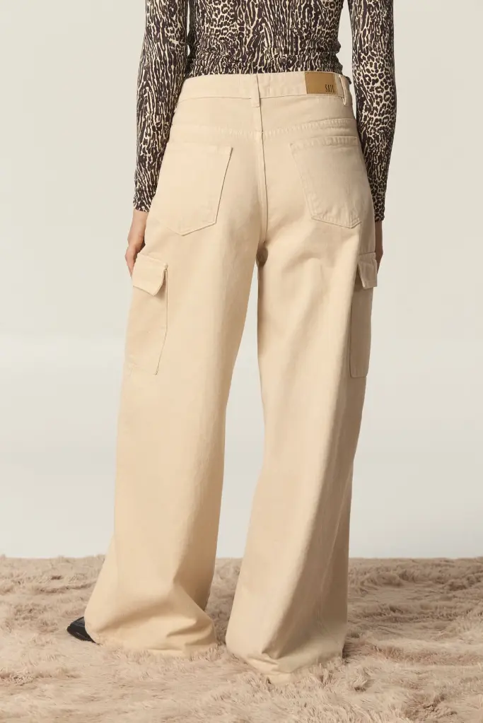 37010114_JEAN_WIDE_LEG_MIRANDA_BEIGE_04_1_d72a92c0-e75b-4b9b-9abc-48b3eba5dd4c.webp