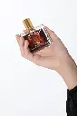 3380030150PERFUMEMOONLITTAMANO50ML04.webp