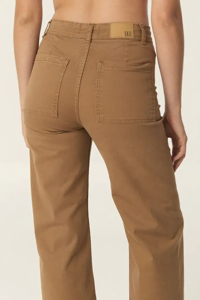 37020216_PANTALON_SOLEDAD_CAMEL_05_5dceb0b5-8307-4398-acf5-1d820ed9985d.webp