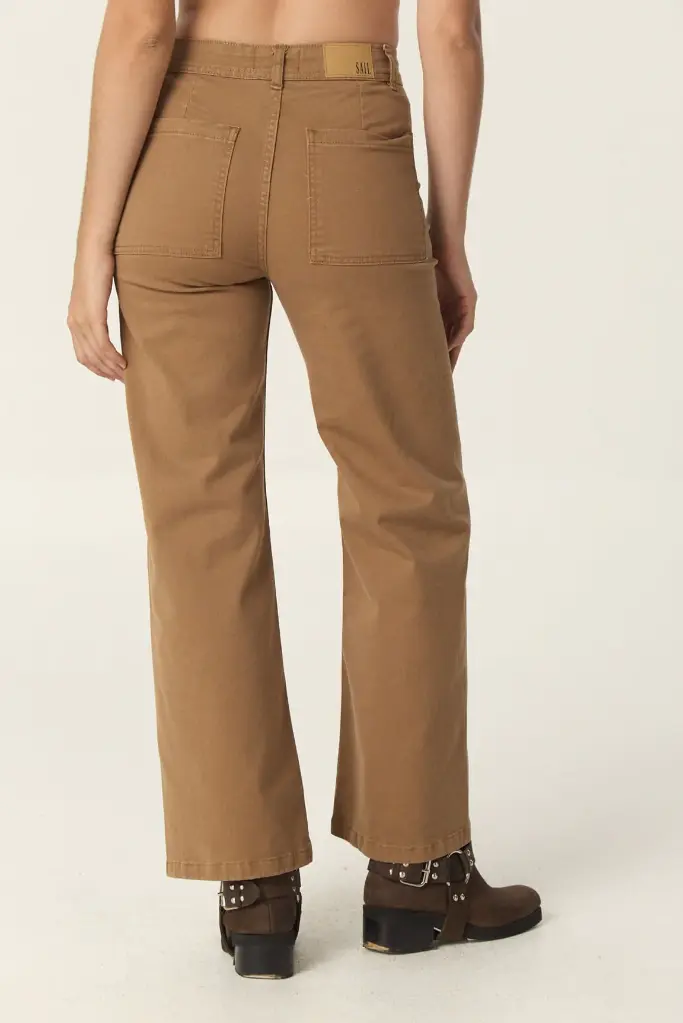 37020216_PANTALON_SOLEDAD_CAMEL_06_8b449b29-a0f2-4375-8070-e9569f7c368b.webp