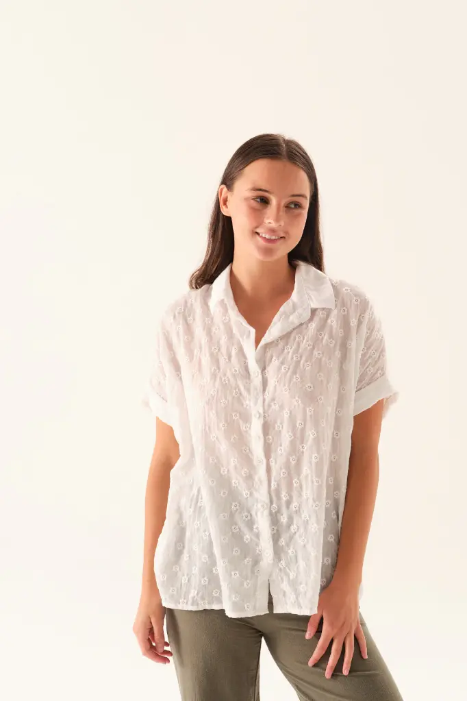 38240613CAMISACHLOEOFFWHITE02.webp