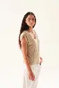 38201214_REMERA_CLEO_BEIGE_03.webp