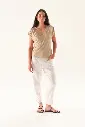 38201214_REMERA_CLEO_BEIGE_01.webp