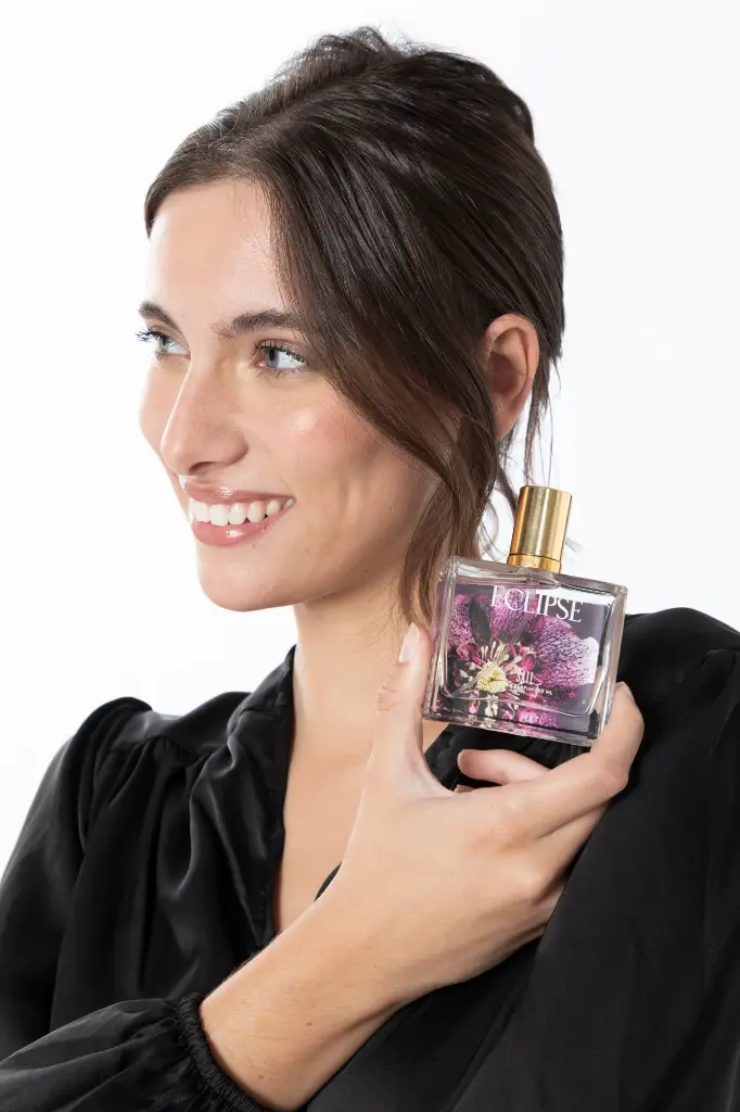 3380026150PERFUMEECLIPSETAMANO50ML05.webp