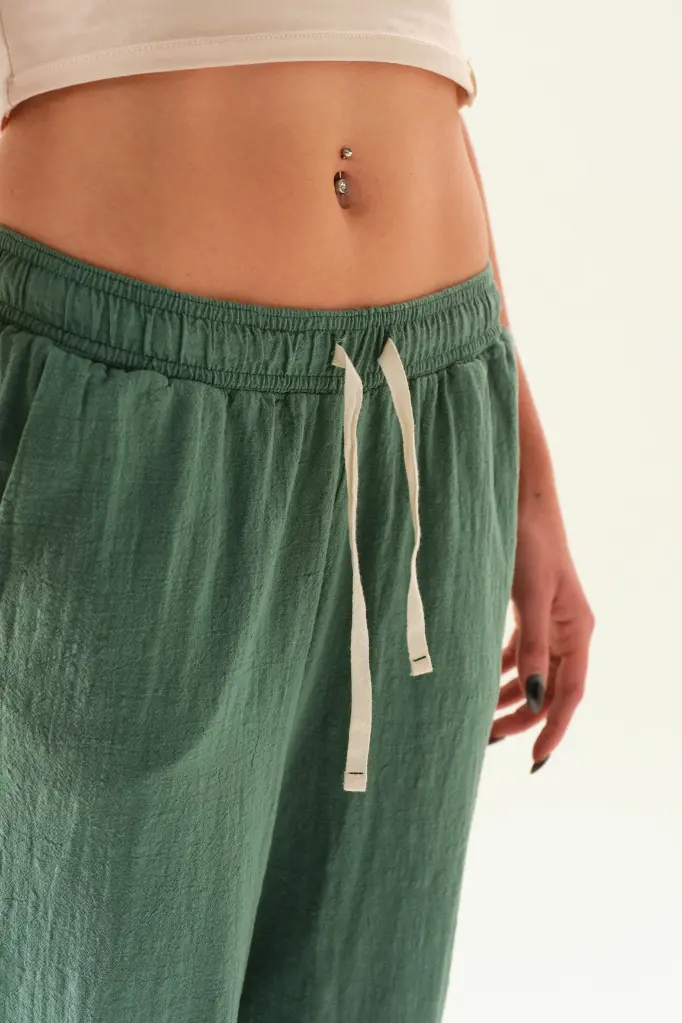 38030877PANTALONJOAQUINAVERDEINGLES04.webp