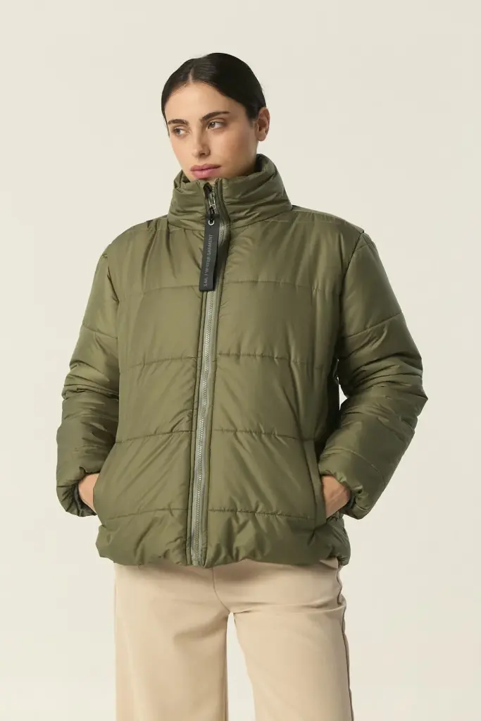 37400375_CAMPERA_MAGDA_MILITAR_02_6dfd915e-780c-4241-9e62-86aa1376a590.webp