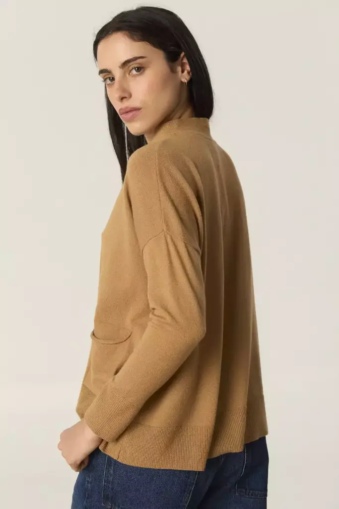 37322716_cardigan_tejido_simona_camel_02-40d721f32e022557f917410338367111-1024-1024.webp