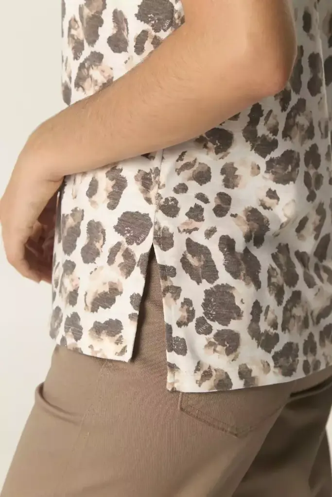 37206492remeraaixaanimalprint04-d47be85c5a36f758da17432745667008-1024-1024.webp