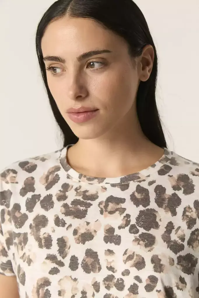 37206492remeraaixaanimalprint02-44dd15249fc6d34ea317432745673618-1024-1024.webp