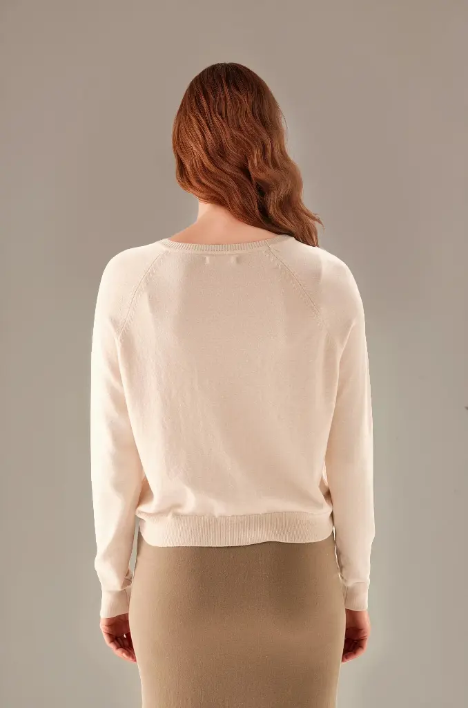 38320115_SWEATER_TEJIDO_AGATA_ARENA_05-Zoe-Neutral_Beige.webp