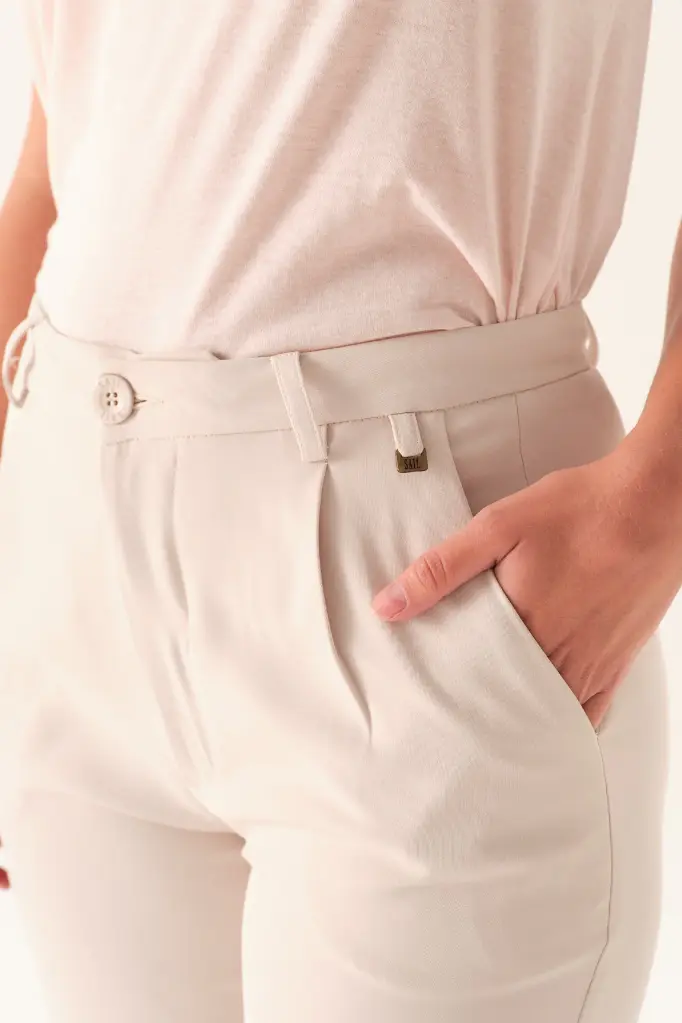 38031512_PANTALON_GIOVANA_NATURAL_06.webp
