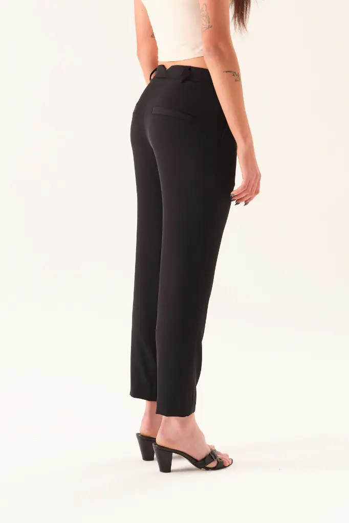 38031501_PANTALON_GIOVANA_NEGRO_06.webp