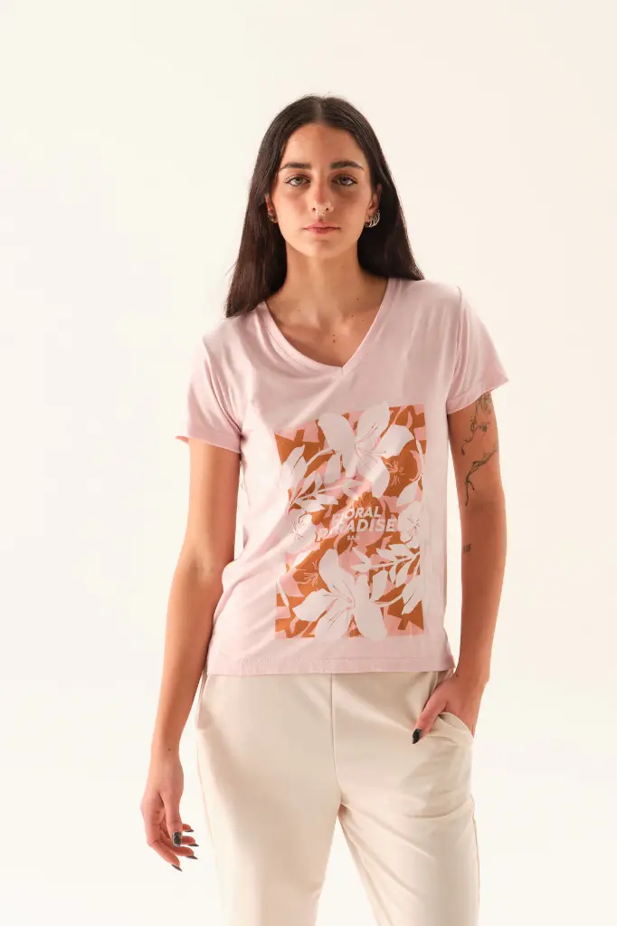 38206043_REMERA_JUNE_ROSA_02.webp