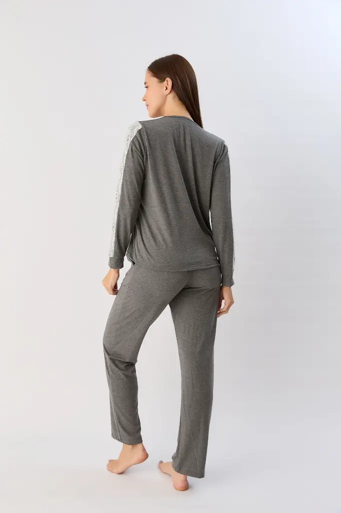 SL LOOKBOOK 2526187.webp