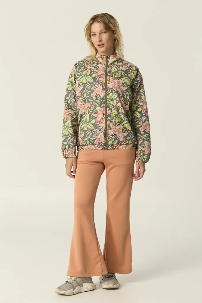 [383901] Sheyla, Rompeviento