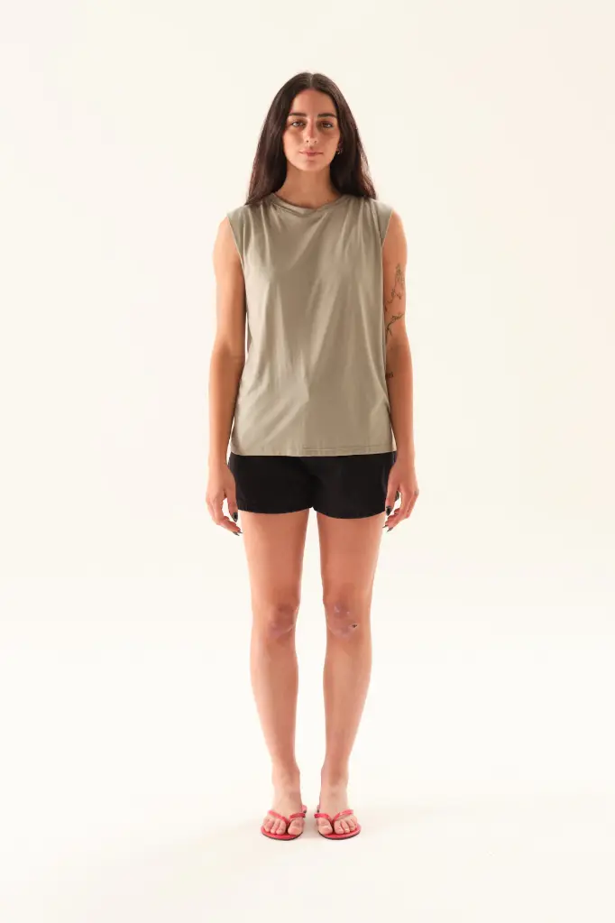 Luisa, Remera sin mangas lisa