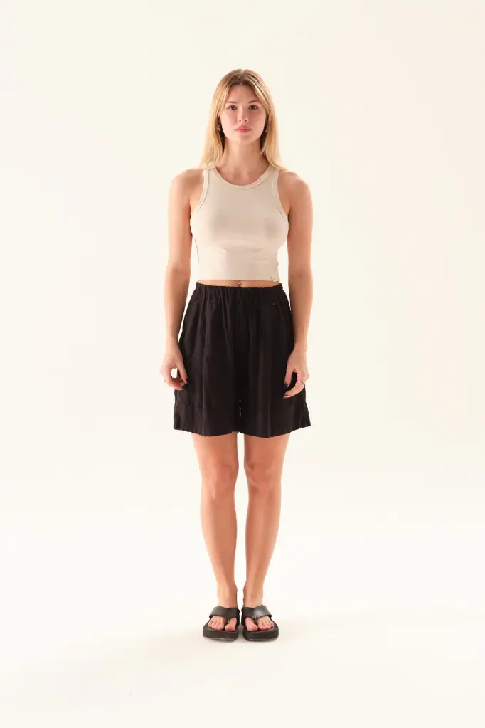 [3805010104] Maida, Bermuda de lino (Negro, S)