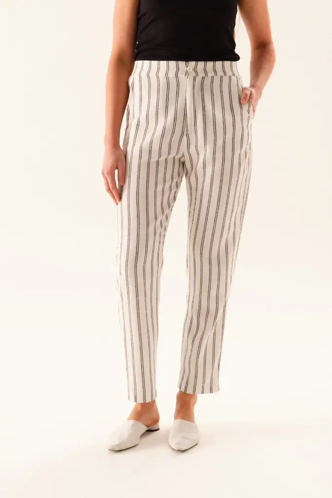 Paz, Pantalón de lino