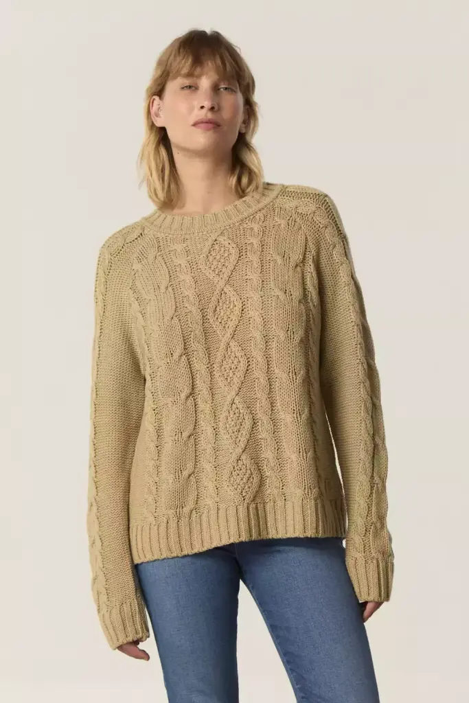 Irene, Sweater tejido