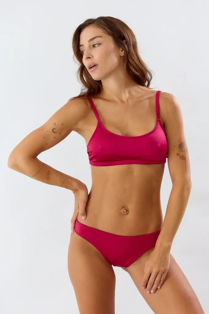 [780-26261] Lisos, Top con almohadillas (1)