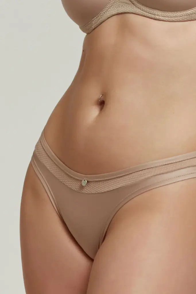 Exquisitte tul, Vedetina de microfibra y tul fantasía