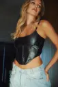 Midnight, Bustier de microfibra cuerina