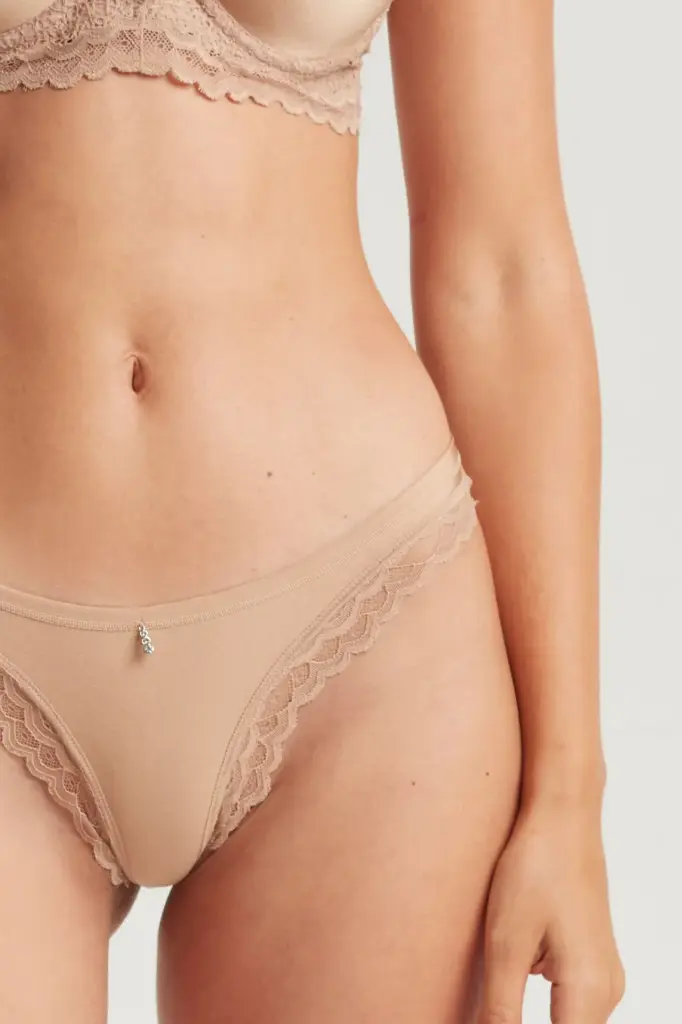 Odile, Colaless de microfibra y puntilla (1)