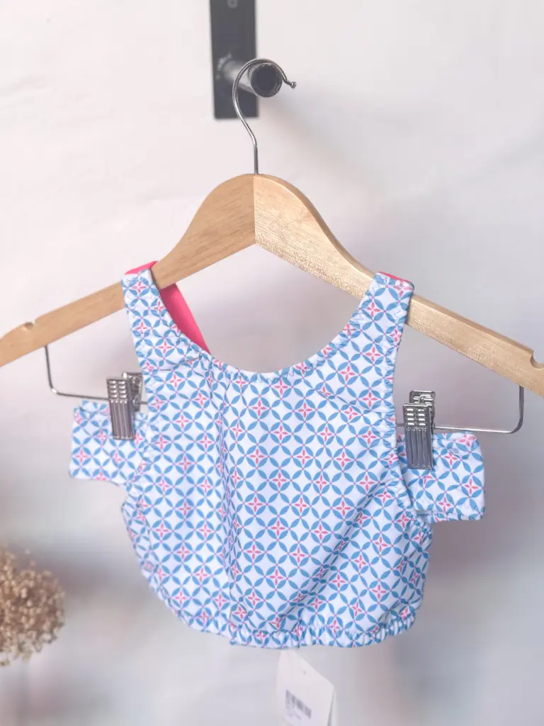 Little Kei, Bikini top y vedetina