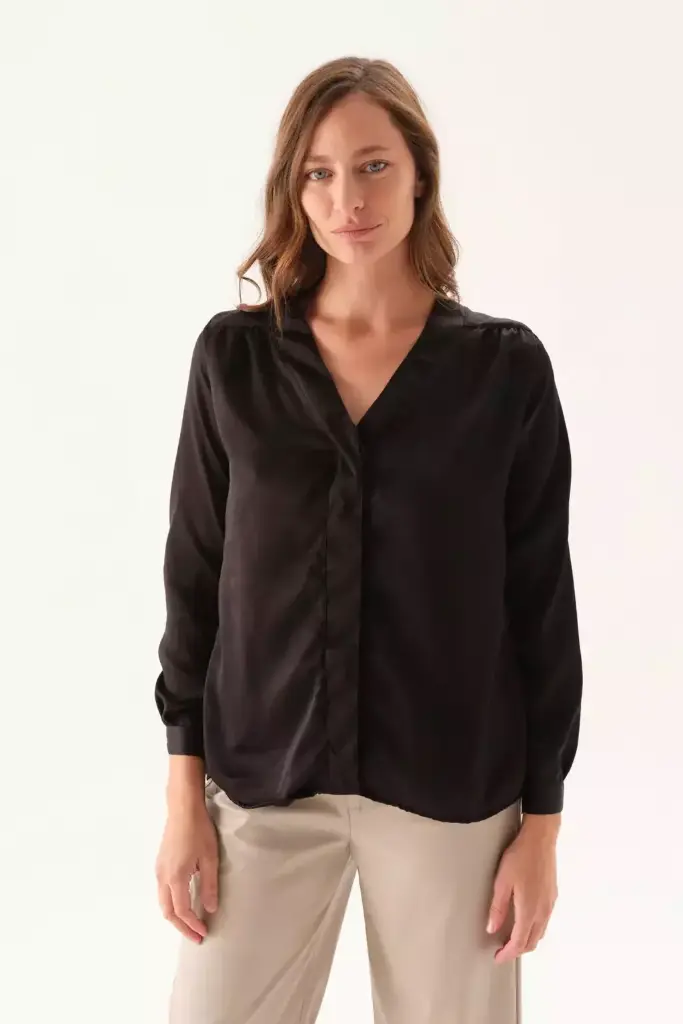 [3754010105] Ariana, Camisa de sedita manga larga