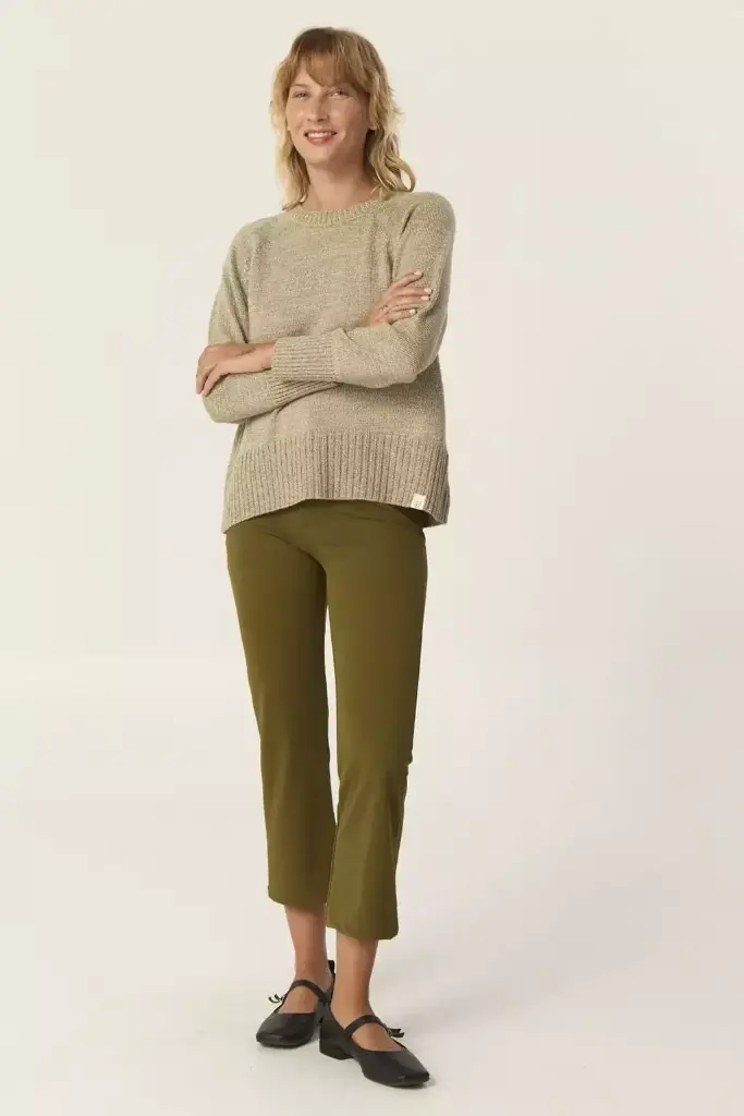 Regina, Sweater tejido