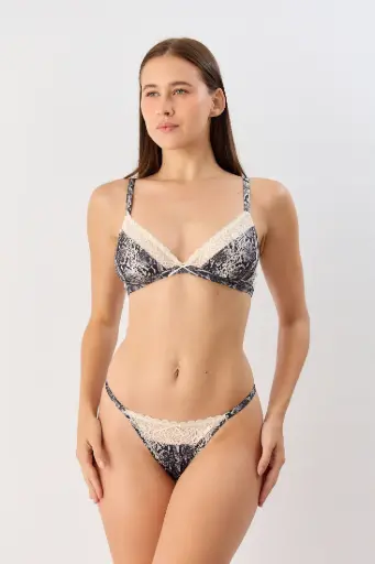 [214-127] Sexy Sauvage, Tangaless